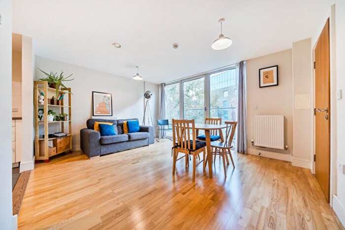 1 Bedroom Apartment For Sale In Brookmill Road, London, SE8