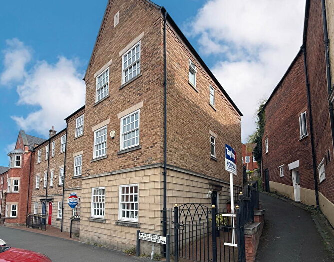 4 Bedroom End Of Terrace House For Sale In St Giles Row, Lower High Street, Stourbridge, DY8