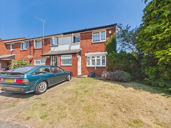 3 Bedroom End Of Terrace House For Sale In Alan Way, George Green, Buckinghamshire, SL3