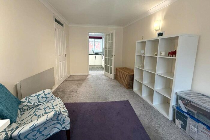 1 Bedroom Flat To Rent In Single Occupants Only. Florence Road, Southsea Part Furnished, PO5