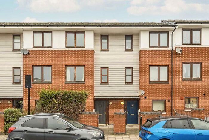 3 Bedroom Terraced House To Rent In Island Road, London, SE16