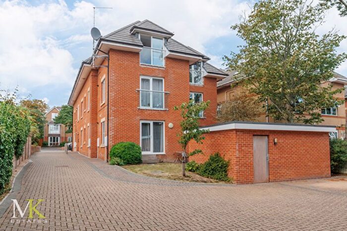 2 Bedroom Flat For Sale In Florence Road, Bournemouth, BH5