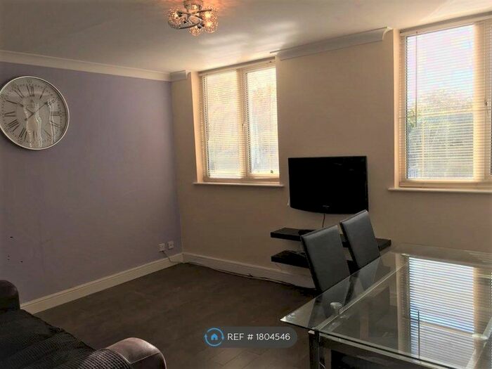 2 Bedroom Flat To Rent In Avenue Road, Leamington Spa, CV31