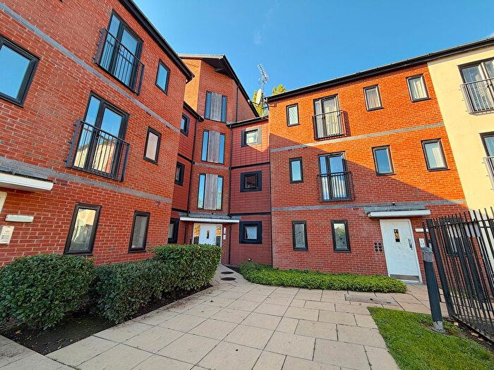 2 Bedroom Flat For Sale In Deans Gate, Willenhall, Wolverhampton, WV13