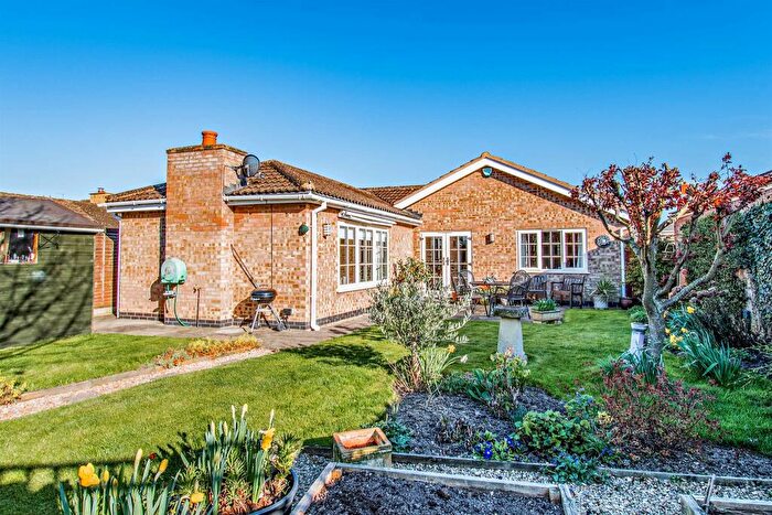 3 Bedroom Detached Bungalow For Sale In Belvoir Close, Stamford, PE9
