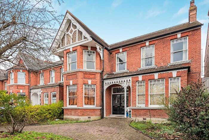 5 Bedroom Detached House For Sale In Walm Lane, London, NW2