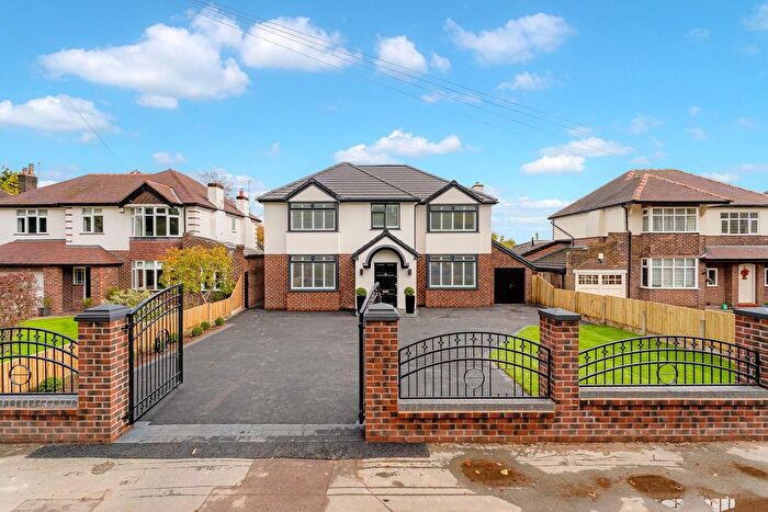 6 Bedroom Detached House For Sale In London Road, Appleton, WA4