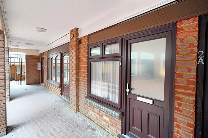 1 Bedroom Apartment For Sale In Castle Walk, Lower Street, Stansted, CM24