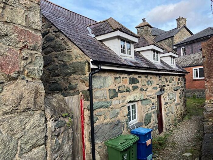 2 Bedroom Cottage To Rent In Well Street, Dolgellau, LL40