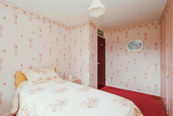 2 Bedroom Bungalow For Sale In Cumberland Drive, Royton, Oldham, Greater Manchester, OL2