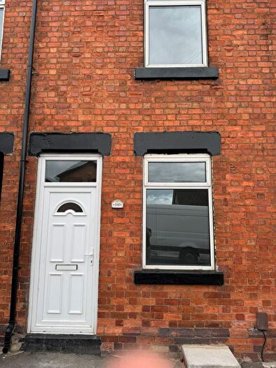 3 Bedroom Terraced House To Rent In Kilnhurst Road, Rotherham, S62