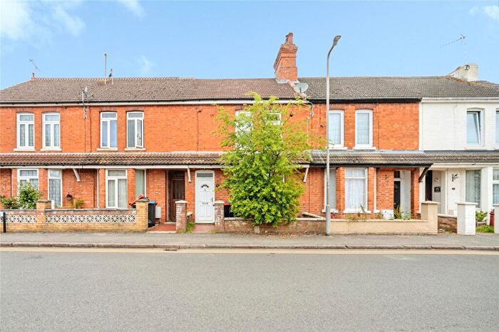 3 Bedroom Terraced House For Sale In Windsor Street, Bletchley, Milton Keynes, Buckinghamshire, MK2