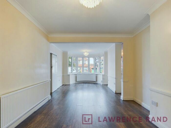 3 Bedroom Property For Sale In Victoria Road, Ruislip, HA4