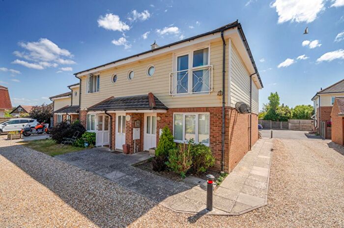 2 Bedroom Flat For Sale In Elmer Road, Coldicott Mews, PO22