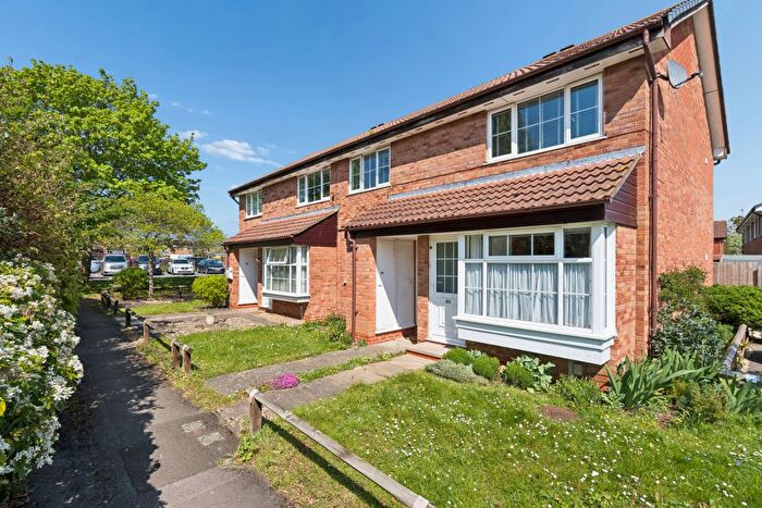 2 Bedroom Flat For Sale In Abingdon, Oxfordshire, OX14