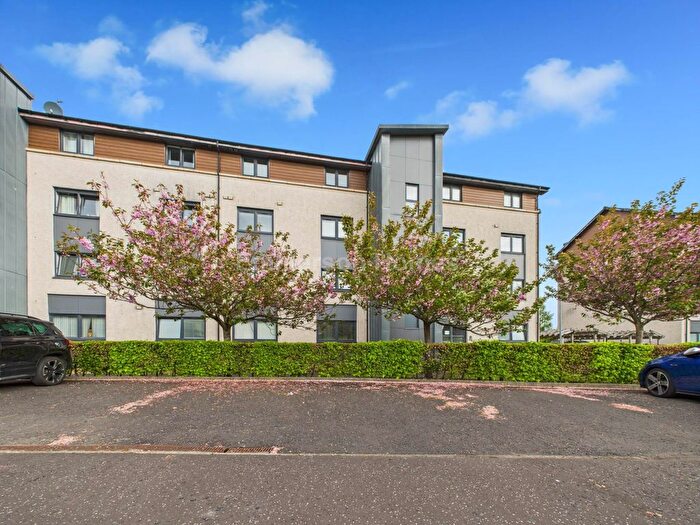 2 Bedroom Flat To Rent In Millview Crescent, Johnstone, PA5