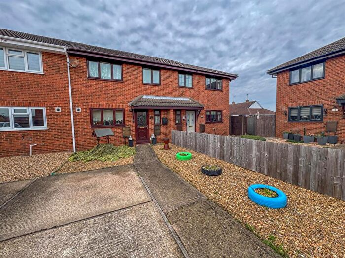 3 Bedroom Terraced House For Sale In Harriet Close, Sutton Bridge, Spalding, PE12