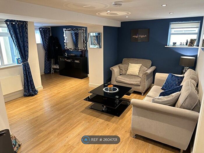 2 Bedroom Flat To Rent In Greenfield Place, Weston-Super-Mare, BS23