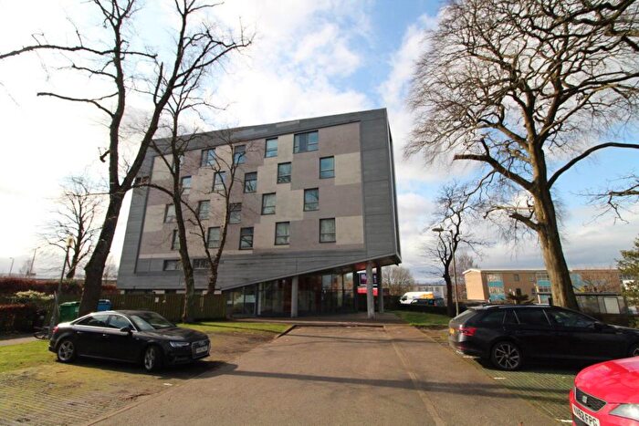 2 Bedroom Flat To Rent In Brabloch Park, Paisley, PA3