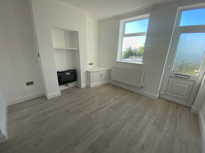 2 Bedroom House To Rent In Main Street, Palterton, S44