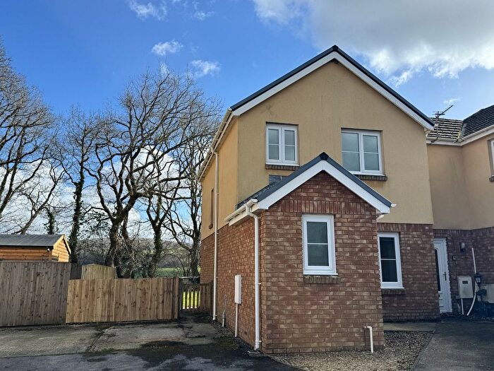 3 Bedroom End Terrace House For Sale In Parc Gwernen, Tycroes, Ammanford, Carmarthenshire., SA18
