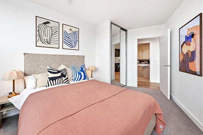 1 Bedroom Apartment To Rent In The Octagon - Great Charles Street Queensway, Birmingham, B3
