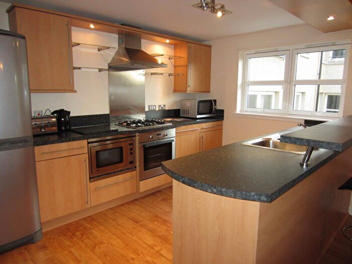 2 Bedroom Flat To Rent In Affleck Street, Aberdeen, AB11
