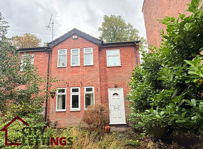 3 Bedroom End Of Terrace House To Rent In Forest Road West, Nottingham, NG7
