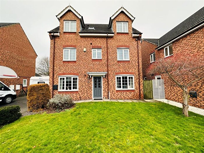 6 Bedroom Detached House For Sale In Sycamore Avenue, Eggborough, Selby, DN14