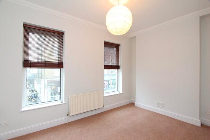 1 Bedroom Apartment To Rent In Fulham Road, Chelsea, SW10