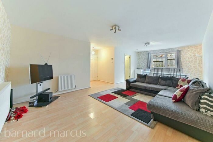 1 Bedroom Bungalow To Rent In Sandfield Place, Thornton Heath, CR7