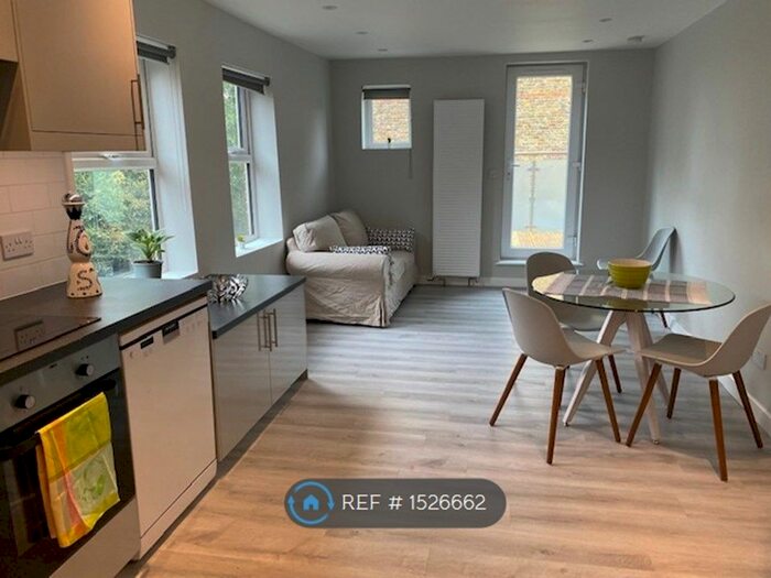 2 Bedroom Flat To Rent In Southfields, London, SW18