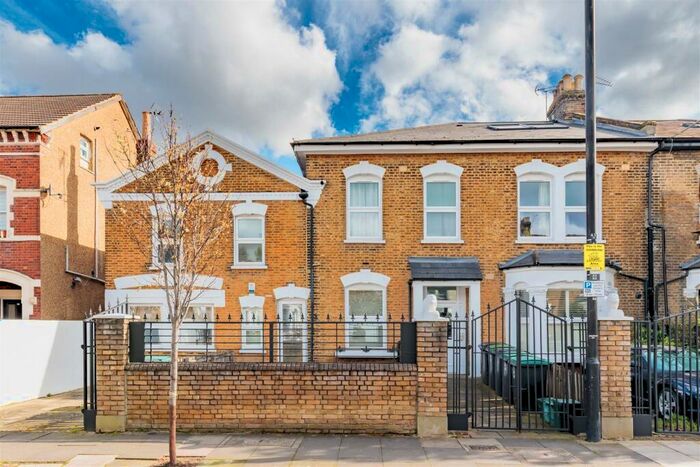 2 Bedroom Flat To Rent In Alexandra Road, Hornsey, N8