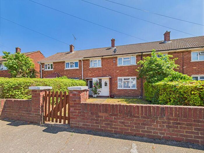 3 Bedroom Terraced House For Sale In Manor Close, South Ockendon, RM15