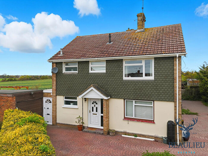 4 Bedroom Semi-Detached House For Sale In Lodge Crescent, Boreham, CM3