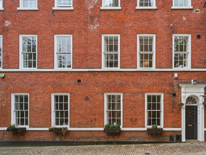 4 Bedroom Terraced House For Sale In Castle Gate, Nottingham, NG1