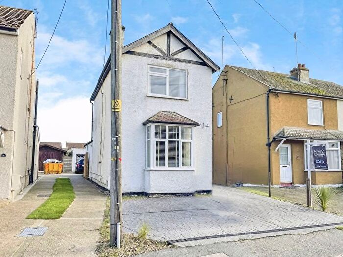 2 Bedroom Detached House For Sale In Chapel Road, Brightlingsea, CO7