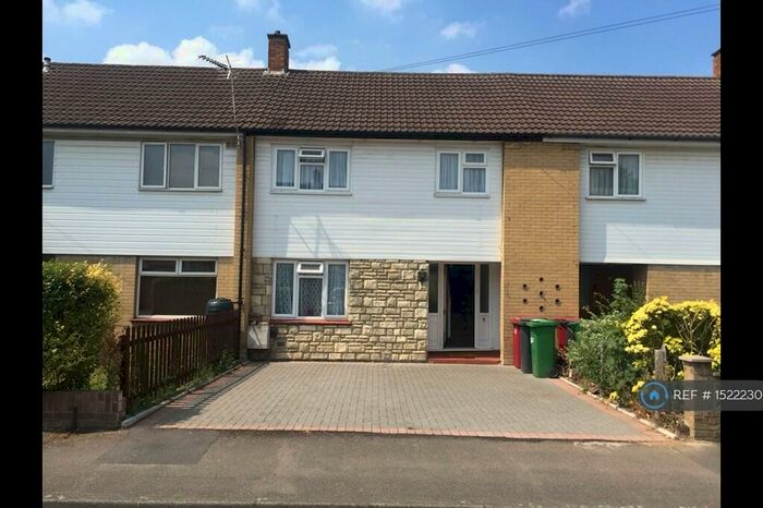 3 Bedroom Terraced House To Rent In Swabey Road, Langley, SL3