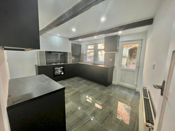 3 Bedroom Terraced House To Rent In Station Road, Holmfirth, HD9