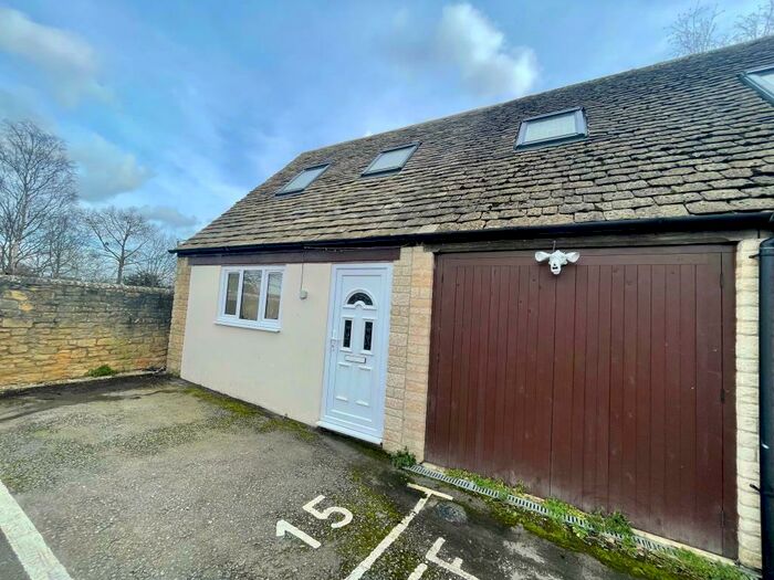 3 Bedroom Link Detached House To Rent In Cassington, Oxfordshire, OX29