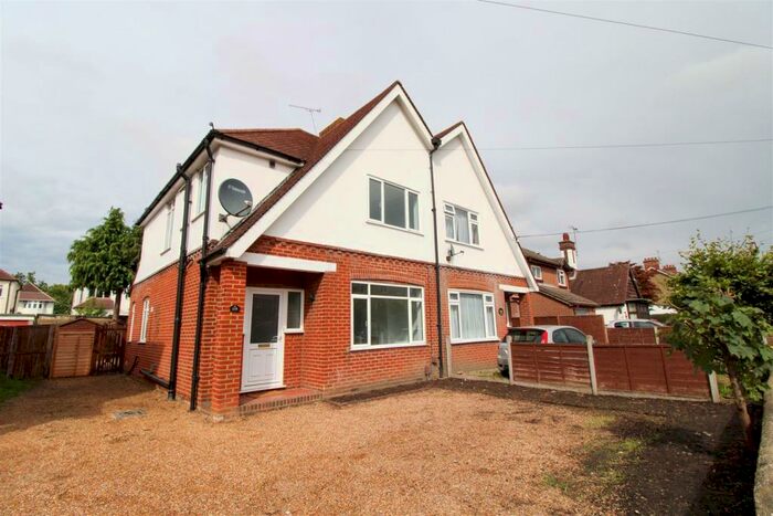 3 Bedroom Semi-Detached House To Rent In Victoria Road, Farnborough, GU14
