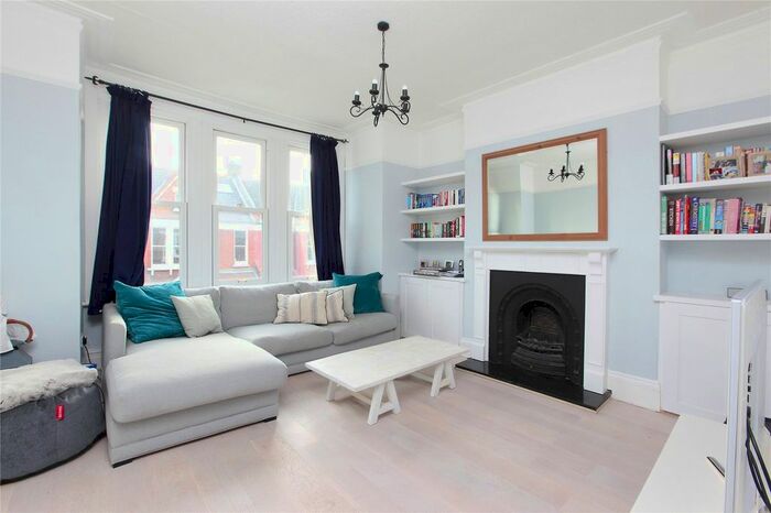 1 Bedroom Flat To Rent In Lynn Road, Clapham South, SW12