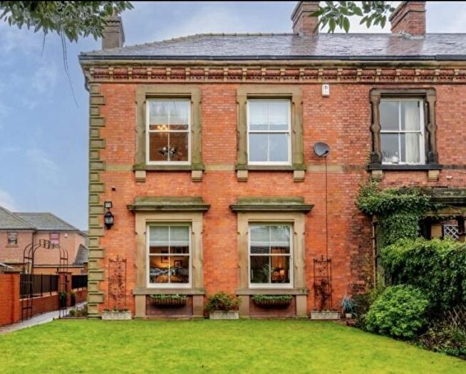 3 Bedroom Semi-Detached House For Sale In West Grange, Kirkgate, Sherburn In Elmet, LS25