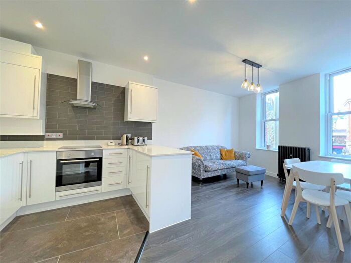 3 Bedroom Apartment To Rent In East Street, Bromley, BR1