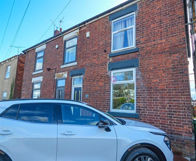 3 Bedroom Terraced House To Rent In Lowgates, Staveley, S43