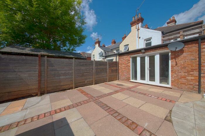 2 Bedroom End Of Terrace House To Rent In Bell Street, Maidenhead, SL6