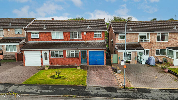 3 Bedroom Semi-Detached House For Sale In Ridgewood Rise, Tamworth, Staffordshire, B77