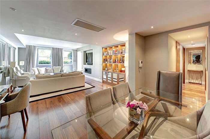3 Bedroom Flat To Rent In Brompton Place, Knightsbridge, London, SW3