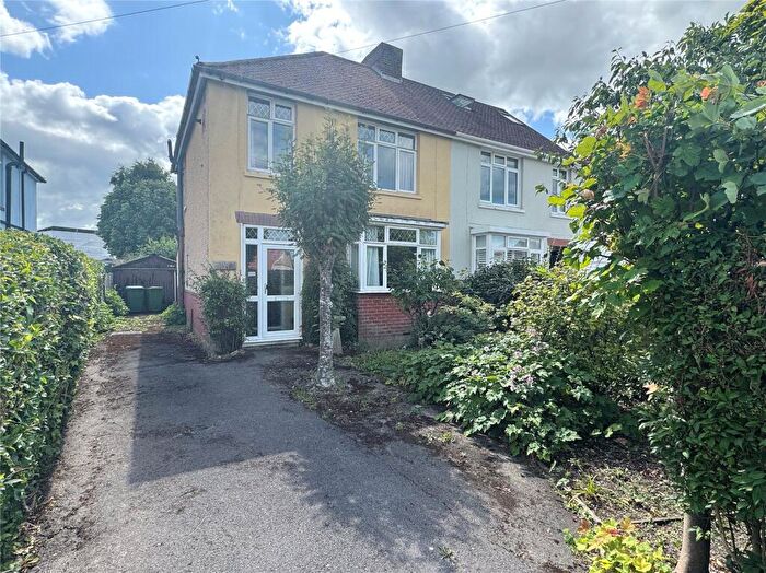 3 Bedroom Semi-Detached House For Sale In Highlands Road, Fareham, Hampshire, PO15