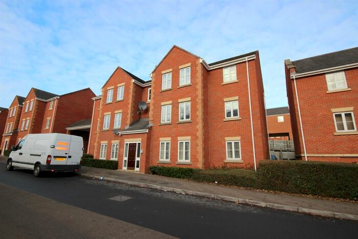 2 Bedroom Flat To Rent In Kinnerton Way, Exeter, EX4